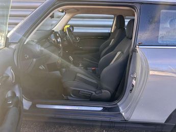 MINI HATCH Cooper S Electric Level 1 3dr