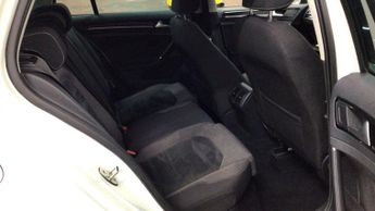 VOLKSWAGEN GOLF 2.0 TDI BlueMotion Tech GT Hatchback 5dr Diesel DSG Euro 5 (s/s)