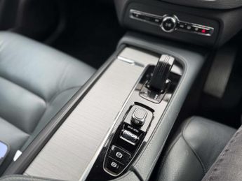 VOLVO XC90 2.0 XC90 Momentum B5 MHEV AWD Auto 4WD 5dr