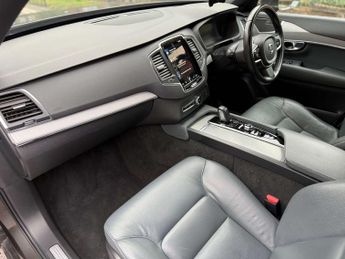 VOLVO XC90 2.0 XC90 Momentum B5 MHEV AWD Auto 4WD 5dr