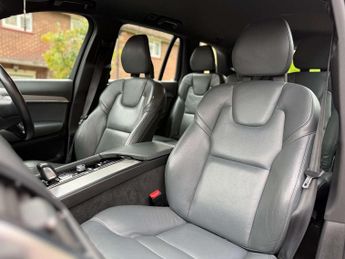 VOLVO XC90 2.0 XC90 Momentum B5 MHEV AWD Auto 4WD 5dr