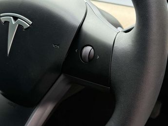 TESLA MODEL 3 Model 3 Standard-Range + 4dr