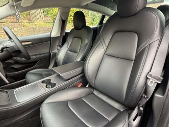 TESLA MODEL 3 Model 3 Standard-Range + 4dr