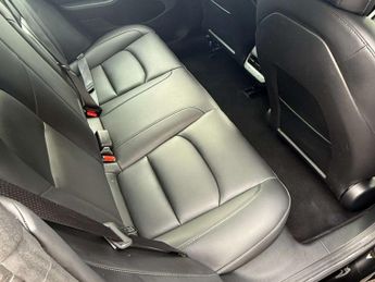 TESLA MODEL 3 Model 3 Standard-Range + 4dr