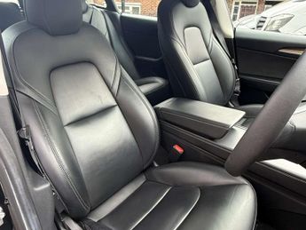 TESLA MODEL 3 Model 3 Standard-Range + 4dr