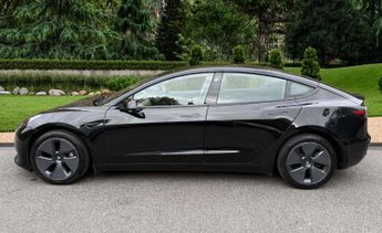 TESLA MODEL 3 Model 3 Standard-Range + 4dr