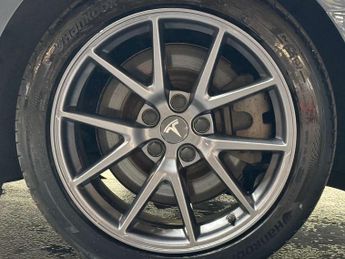 TESLA MODEL 3 Model 3 Long Range AWD 4WD 4dr