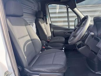 MERCEDES-BENZ SPRINTER eSprinter Progressive