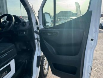 MERCEDES-BENZ SPRINTER eSprinter Progressive