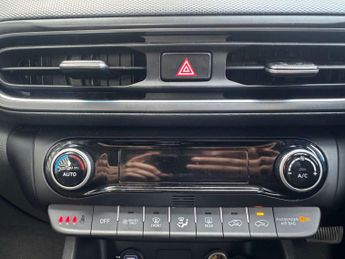HYUNDAI KONA 1.6 Kona SE Connect GDi HEV Semi-Auto 5dr