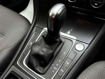 Volkswagen Golf 2.0 TDI STYLE DSG