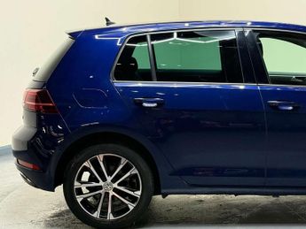 Volkswagen Golf 2.0 TDI STYLE DSG