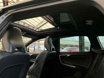 VOLVO XC60 2.4 XC60 R-Design Luxury Nav D4 AWD Auto 4WD 5dr