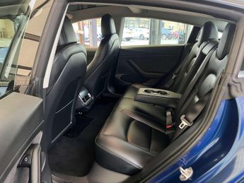 TESLA MODEL 3 Model 3 Long Range AWD 4WD 4dr