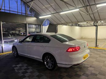 VOLKSWAGEN PASSAT 1.4 Passat GTe Advance Semi-Auto 4dr