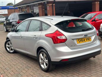 FORD FOCUS 1.6 Focus Zetec 125 Auto 5dr