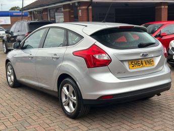 FORD FOCUS 1.6 Focus Zetec 125 Auto 5dr