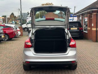 FORD FOCUS 1.6 Focus Zetec 125 Auto 5dr