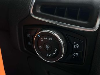 FORD FOCUS 1.6 Focus Zetec 125 Auto 5dr