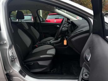 FORD FOCUS 1.6 Focus Zetec 125 Auto 5dr
