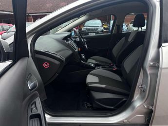 FORD FOCUS 1.6 Focus Zetec 125 Auto 5dr
