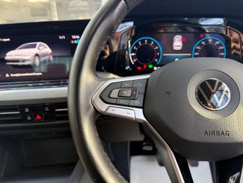 VOLKSWAGEN GOLF 1.0 Golf Life eTSI Semi-Auto 5dr