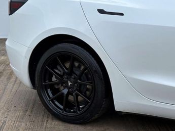 TESLA MODEL 3 Model 3 Long Range AWD 4WD 4dr