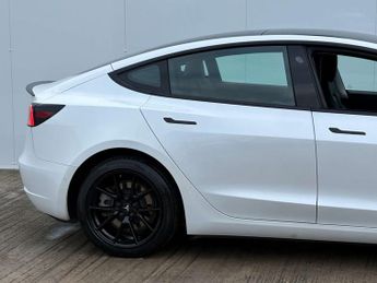 TESLA MODEL 3 Model 3 Long Range AWD 4WD 4dr