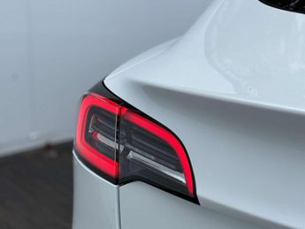 TESLA MODEL 3 Model 3 Long Range AWD 4WD 4dr