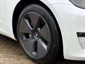 TESLA MODEL 3 Model 3 Long Range AWD 4WD 4dr