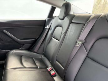 TESLA MODEL 3 Model 3 Long Range AWD 4WD 4dr