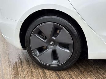 TESLA MODEL 3 Model 3 Long Range AWD 4WD 4dr