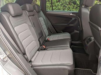 Volkswagen Tiguan 2.0 TDI R-Line Tech SUV 5dr Diesel DSG Euro 6 (s/s) (150 ps)