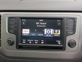 VOLKSWAGEN GOLF SV 2.0 Golf SV SE TDI Semi-Auto 5dr