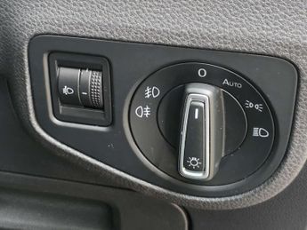 VOLKSWAGEN GOLF SV 2.0 Golf SV SE TDI Semi-Auto 5dr