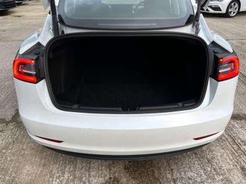 TESLA MODEL 3 (Dual Motor) Long Range Saloon 4dr Electric Auto 4WDE (346 ps)