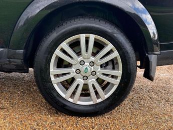 LAND ROVER DISCOVERY 3.0 Discovery HSE TDV6 Auto 4WD 5dr