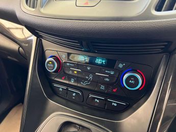 FORD KUGA 2.0 Kuga Titanium TDCI 4x4 Auto 4WD 5dr