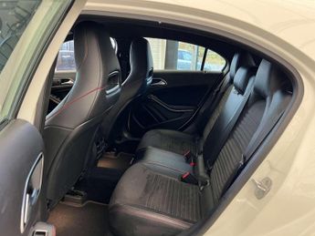 MERCEDES-BENZ A-CLASS 1.5 A 180 D AMG Line Premium Auto 5dr