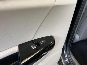 KIA SPORTAGE 2.0 Sportage First Edition CRDi Auto 4WD 5dr