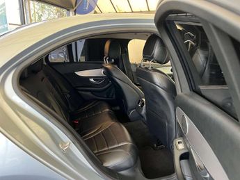 MERCEDES-BENZ C-CLASS 2.0 C200 Sport Auto 4dr