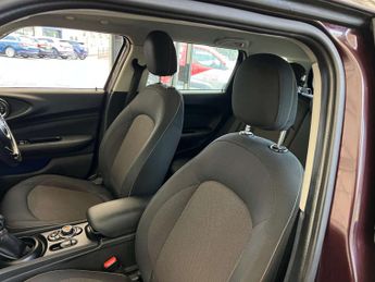 MINI CLUBMAN 1.5 Clubman Cooper Auto 6dr