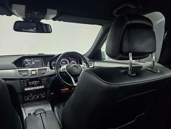 MERCEDES-BENZ E-CLASS 2.1 E250 AMG Line CDi Auto 4dr