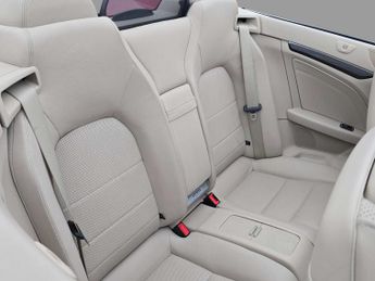 Mercedes-Benz E-CLASS 2.1 E220 AMG Line Premium Bluetec Auto 2dr