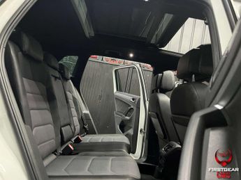 Volkswagen Tiguan 2.0 TDI BlueMotion Tech R-Line SUV 5dr Diesel DSG 4Motion Euro 6