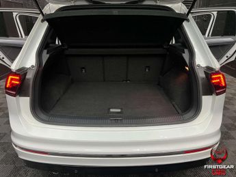 Volkswagen Tiguan 2.0 TDI BlueMotion Tech R-Line SUV 5dr Diesel DSG 4Motion Euro 6