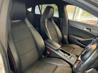 MERCEDES-BENZ CLA 2.1 CLA 220 D AMG Line 4Matic Auto 4WD 5dr