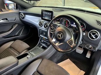 MERCEDES-BENZ CLA 2.1 CLA 220 D AMG Line 4Matic Auto 4WD 5dr