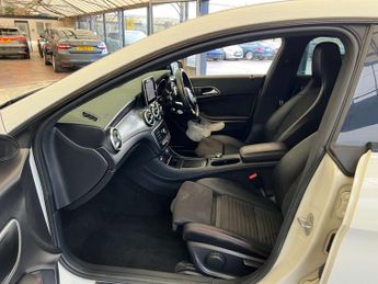 MERCEDES-BENZ CLA 2.1 CLA 220 D AMG Line 4Matic Auto 4WD 5dr