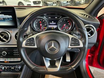 MERCEDES-BENZ GLA 2.1 GLA 220 AMG Line Premium+ D 4Matic Auto 4WD 5dr